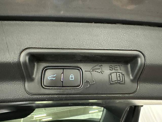 Certified 2022 Ford Explorer XLT w/ Equipment Group 202A AWD/4WD image 18