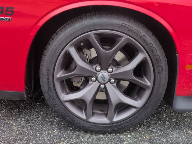 Used 2019 Dodge Challenger R/T RWD image 11