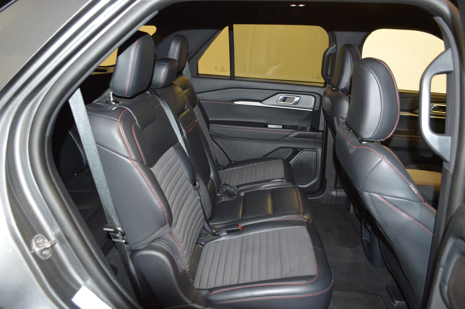 Certified 2025 Ford Explorer ST-Line w/ ST-Line Street Pack AWD/4WD image 12