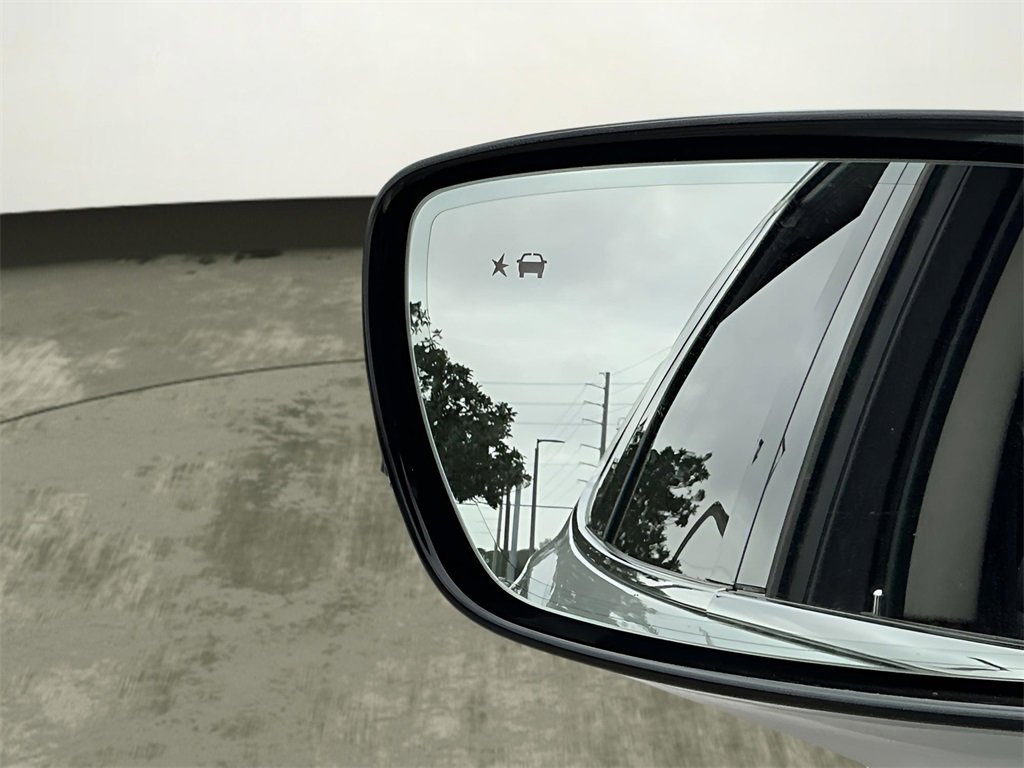 Used 2021 Buick Enclave Essence w/ Sport Touring Edition image 33