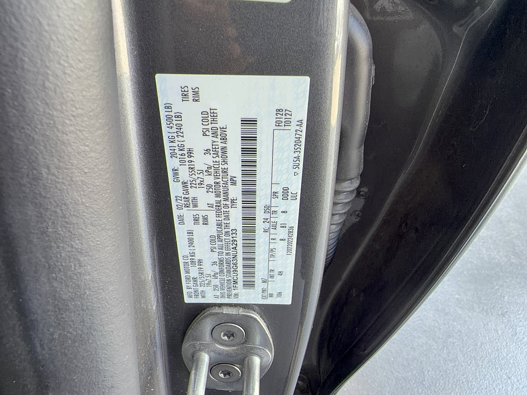 Certified 2022 Ford Escape SE w/ SE Sport Appearance Package AWD/4WD image 32
