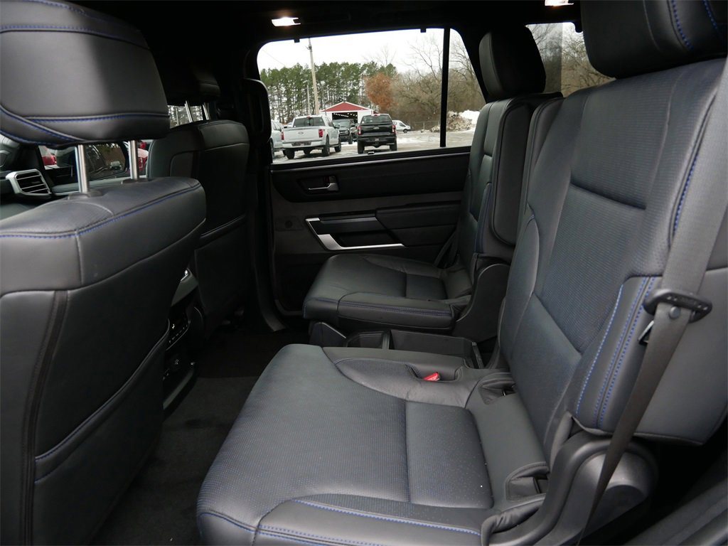 Used 2025 Toyota Sequoia Platinum image 11