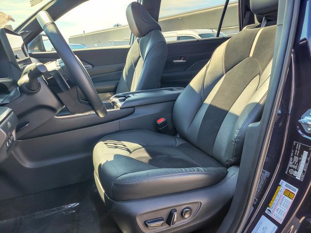 Used 2024 Toyota Grand Highlander AWD Hybrid image 13