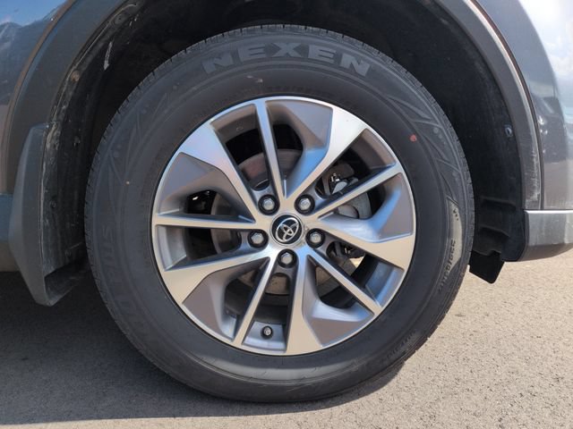 Used 2018 Toyota RAV4 XLE AWD/4WD image 13