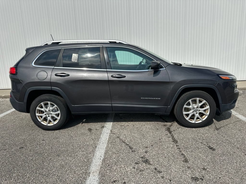 Used 2018 Jeep Cherokee Latitude Plus w/ Comfort/Convenience Group AWD/4WD image 9