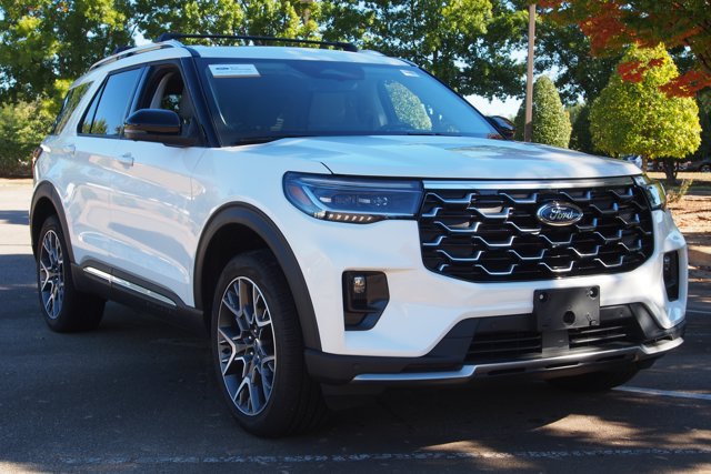 Certified 2025 Ford Explorer Platinum w/ Ultimate Package AWD/4WD image 1