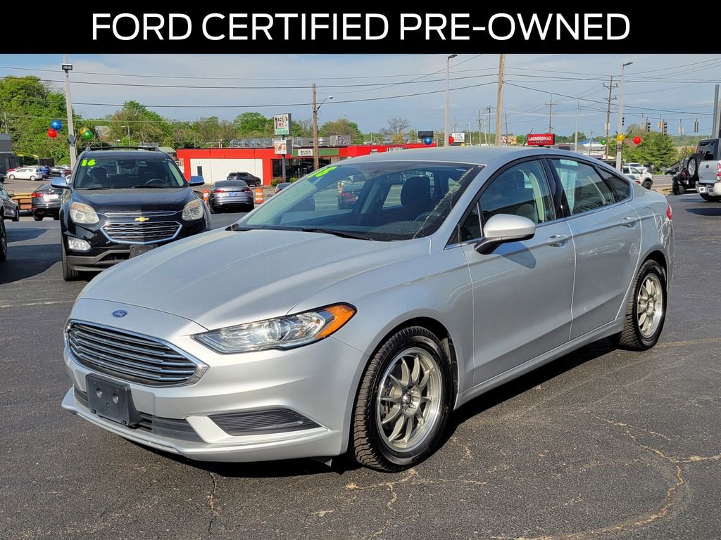 Certified 2018 Ford Fusion SE image 2