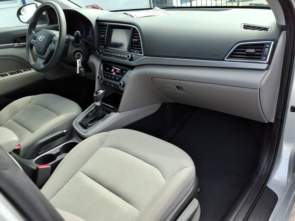 Used 2017 Hyundai Elantra SE FWD image 9