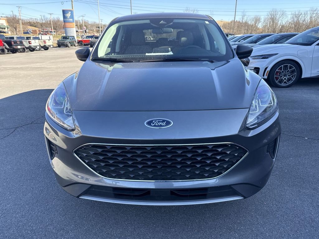 Certified 2022 Ford Escape SE AWD/4WD image 2