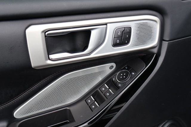 Certified 2023 Ford Explorer Platinum w/ Premium Technology Package image 15