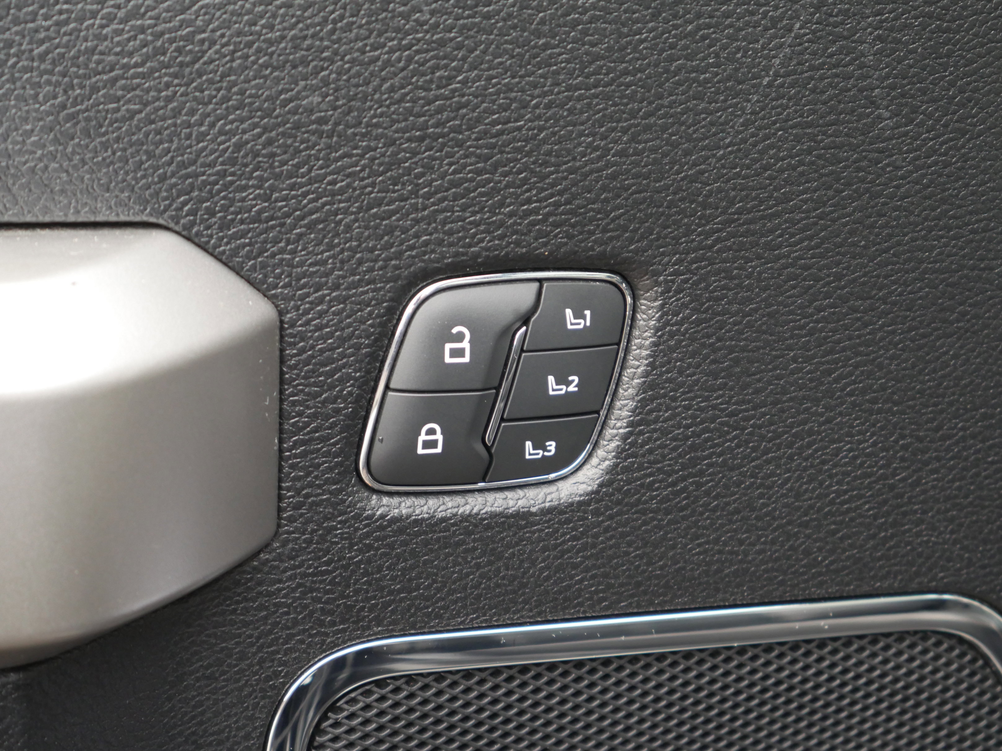 Certified 2021 Ford F350 Lariat image 40