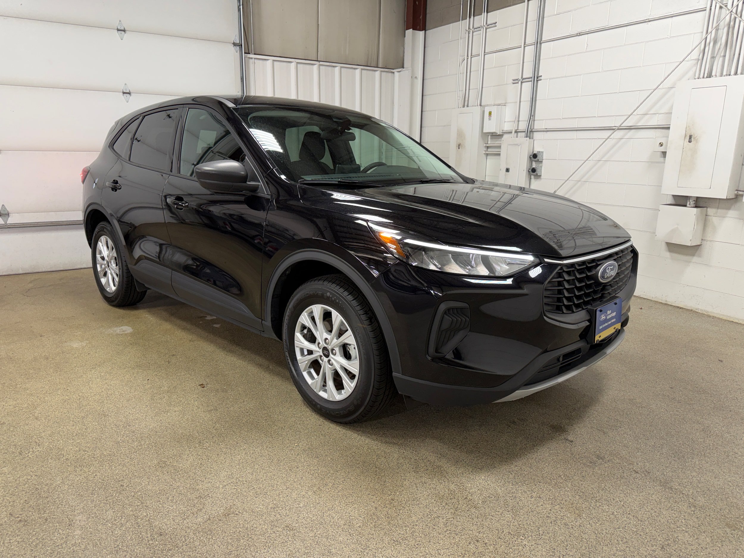 Certified 2025 Ford Escape Active AWD/4WD image 5