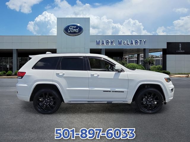 Used 2017 Jeep Grand Cherokee Altitude AWD/4WD image 8