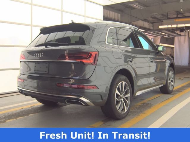 Used 2023 Audi Q5 2.0T Premium w/ Convenience Package AWD/4WD image 2