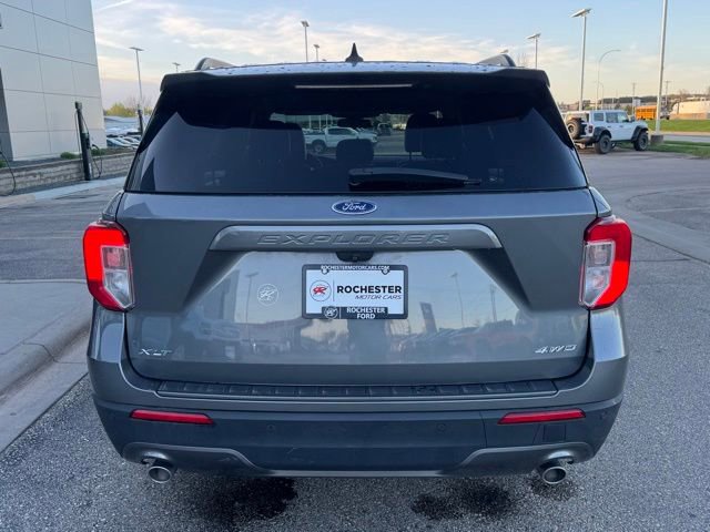 Certified 2022 Ford Explorer XLT w/ Equipment Group 202A AWD/4WD image 4