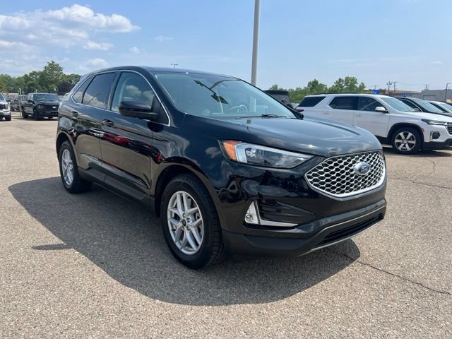 Certified 2024 Ford Edge SEL w/ Convenience Package AWD/4WD image 3