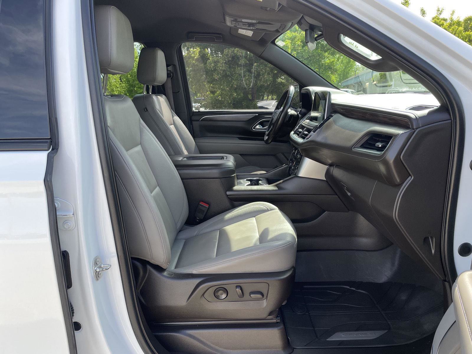 Used 2023 Chevrolet Suburban Z71 w/ Luxury Package AWD/4WD image 19