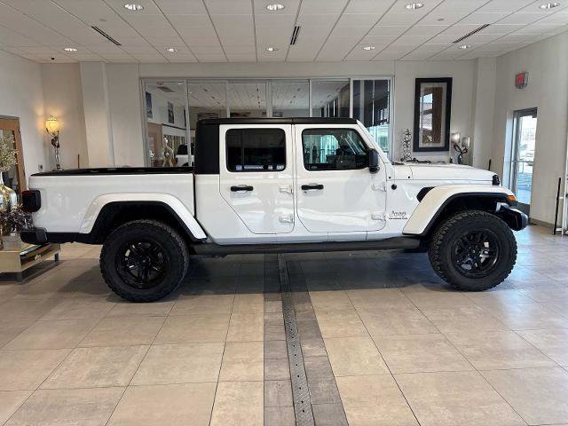 Used 2020 Jeep Gladiator Overland w/ Uconnect 4C Nav & Sound Group image 2