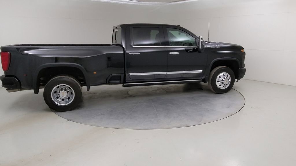 Used 2024 Chevrolet Silverado 3500 High Country w/ High Country Premium Package image 13