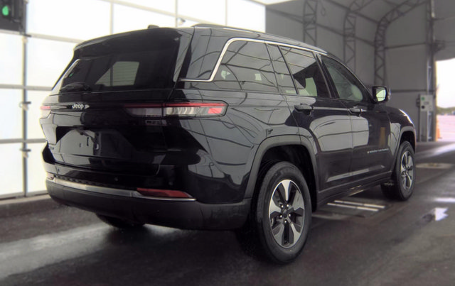Used 2022 Jeep Grand Cherokee Limited 4xe AWD/4WD image 3