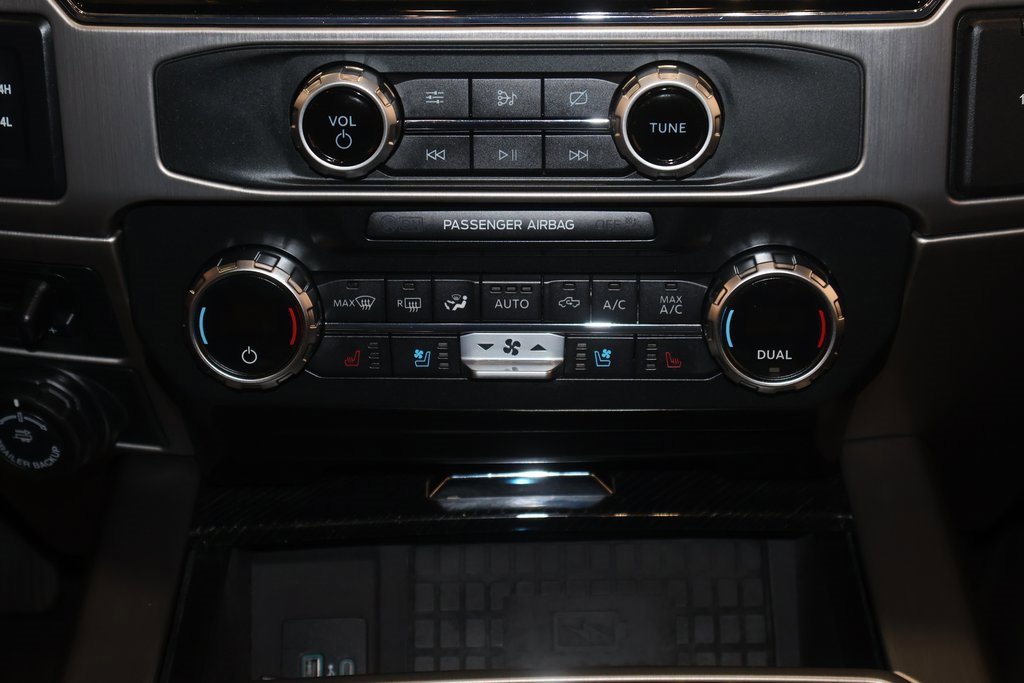 Certified 2022 Ford F250 Platinum w/ FX4 Off-Road Package image 38