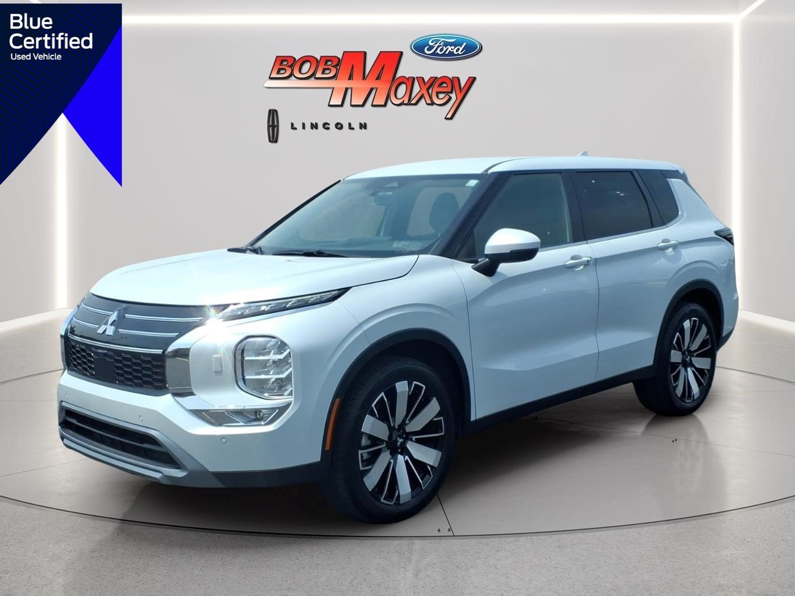 Used 2025 Mitsubishi Outlander SE AWD/4WD image 1