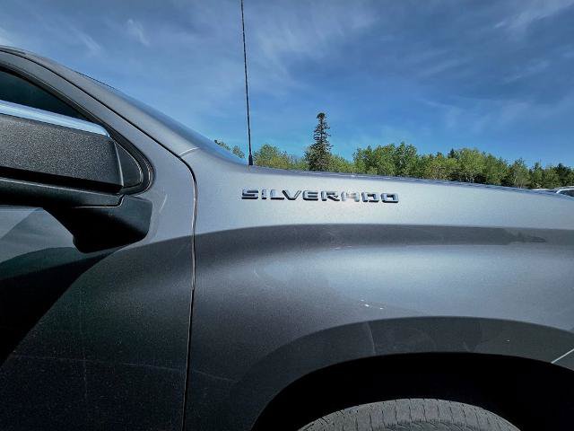 Used 2022 Chevrolet Silverado 1500 LT AWD/4WD image 10