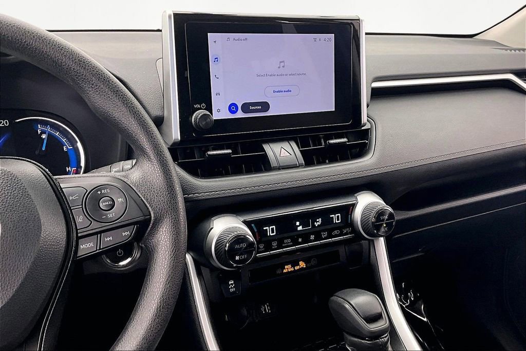 Used 2025 Toyota RAV4 XLE AWD/4WD image 8