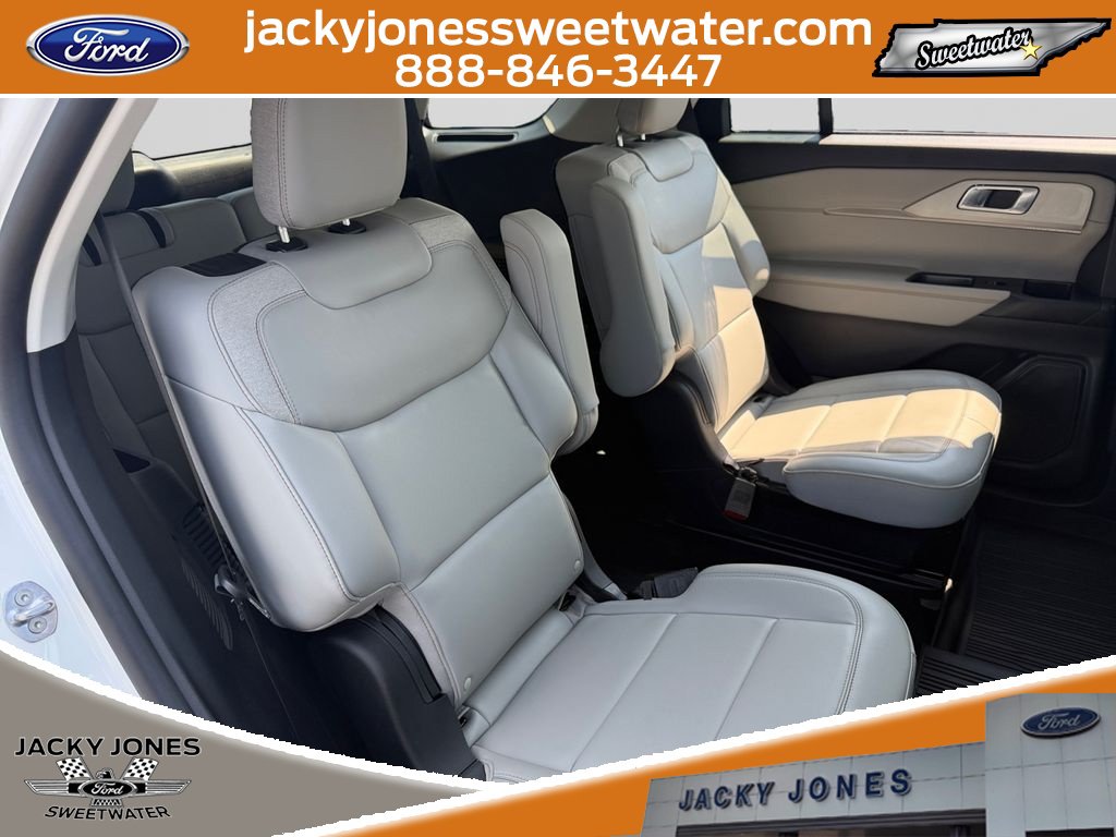 Certified 2025 Ford Explorer Active w/ Active Comfort Package RWD image 16