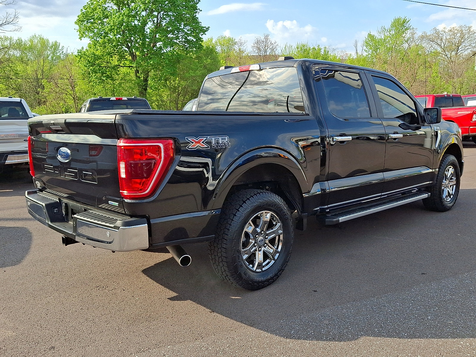 Certified 2022 Ford F150 XLT w/ XTR Package AWD/4WD image 11