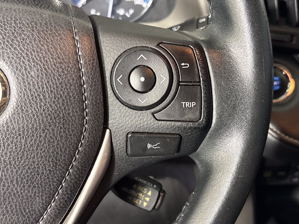 Used 2017 Toyota RAV4 Limited FWD image 19
