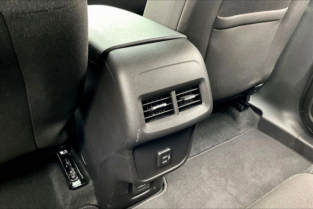 Used 2024 Chevrolet Equinox LT image 33