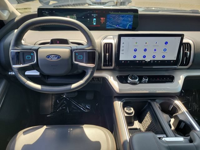Certified 2025 Ford Expedition Active AWD/4WD image 4