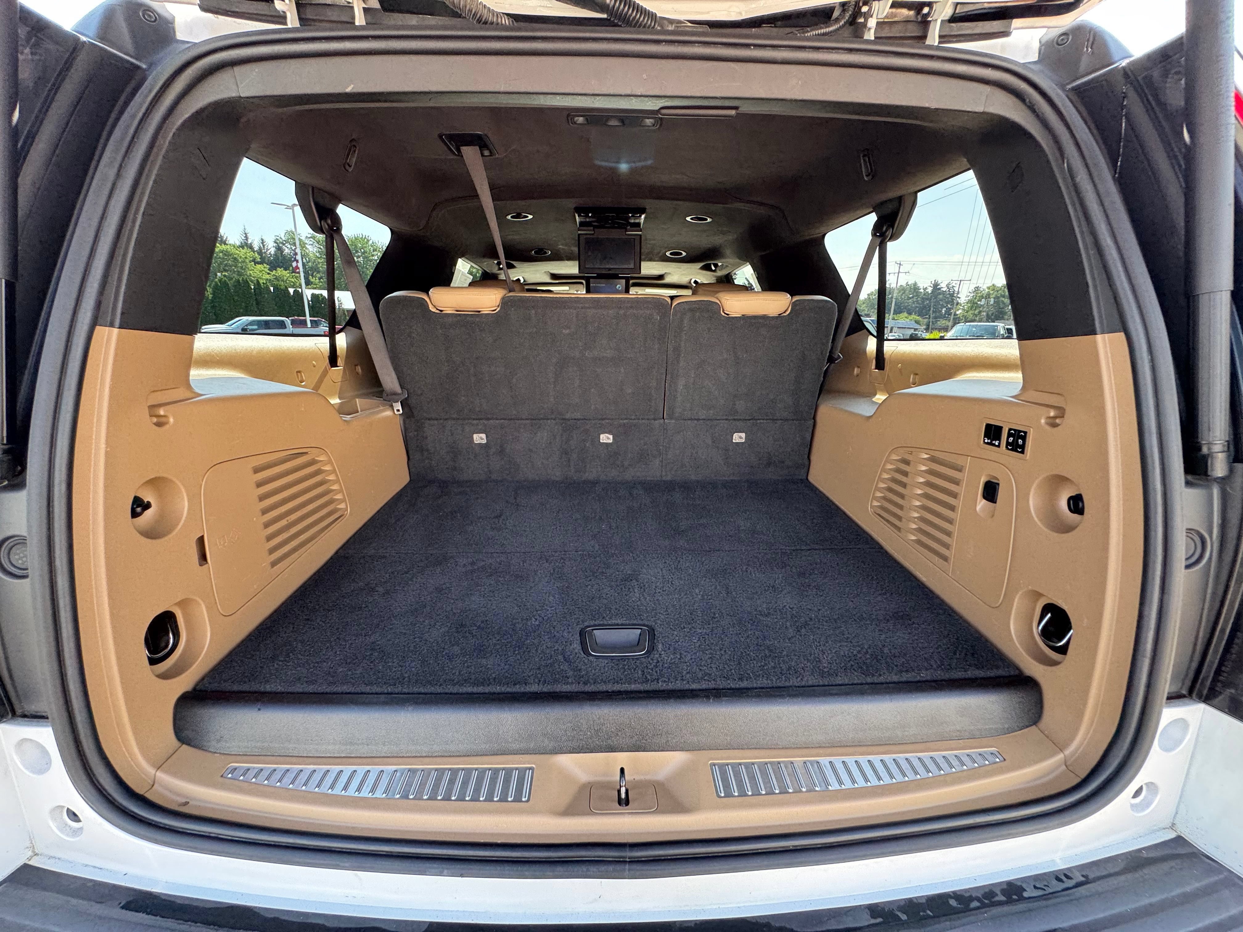 Used 2018 Cadillac Escalade ESV Platinum AWD/4WD image 26
