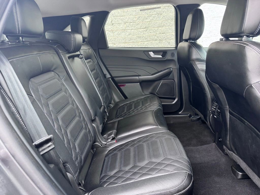 Certified 2023 Ford Escape SE w/ PHEV Premium Package image 19