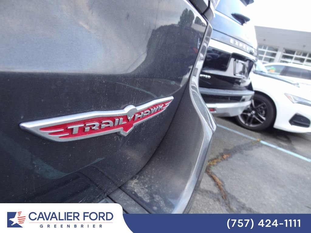 Used 2019 Jeep Grand Cherokee Trailhawk w/ Trailhawk Luxury Group AWD/4WD image 6