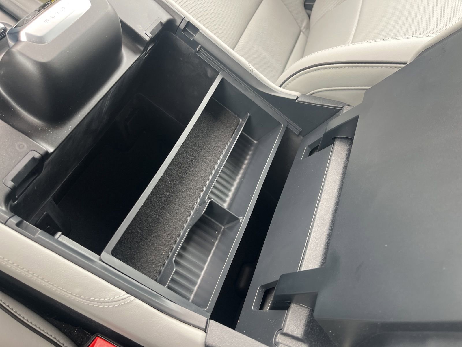 Certified 2025 Ford Expedition Platinum w/ Platinum Ultimate Package AWD/4WD image 30