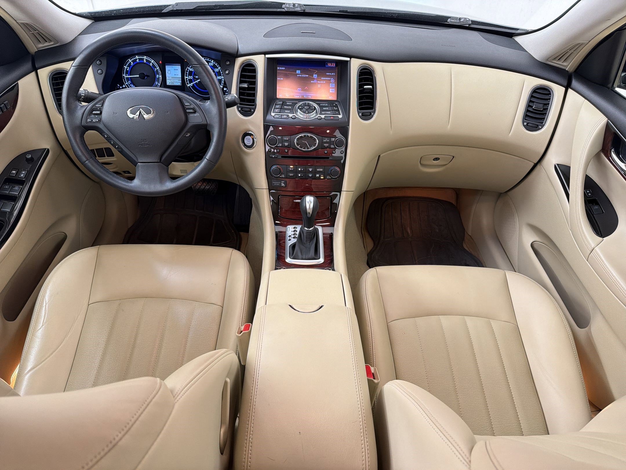 Used 2017 INFINITI QX50 2WD w/ Premium Plus Package image 16