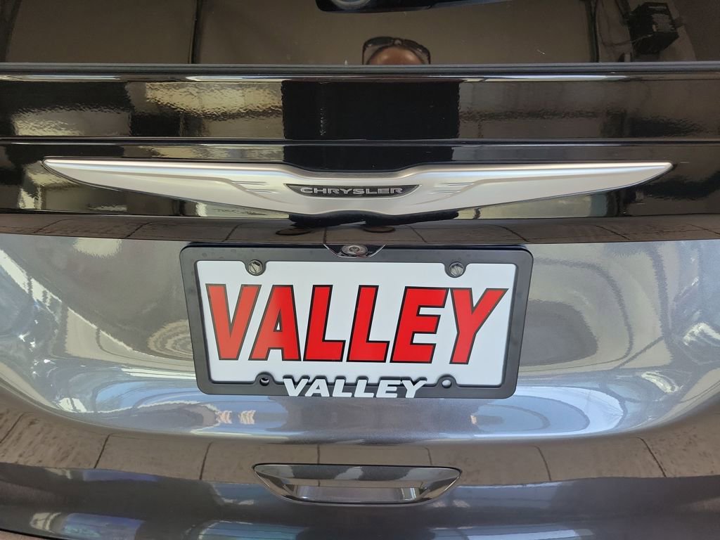 Used 2023 Chrysler Voyager LX FWD image 15