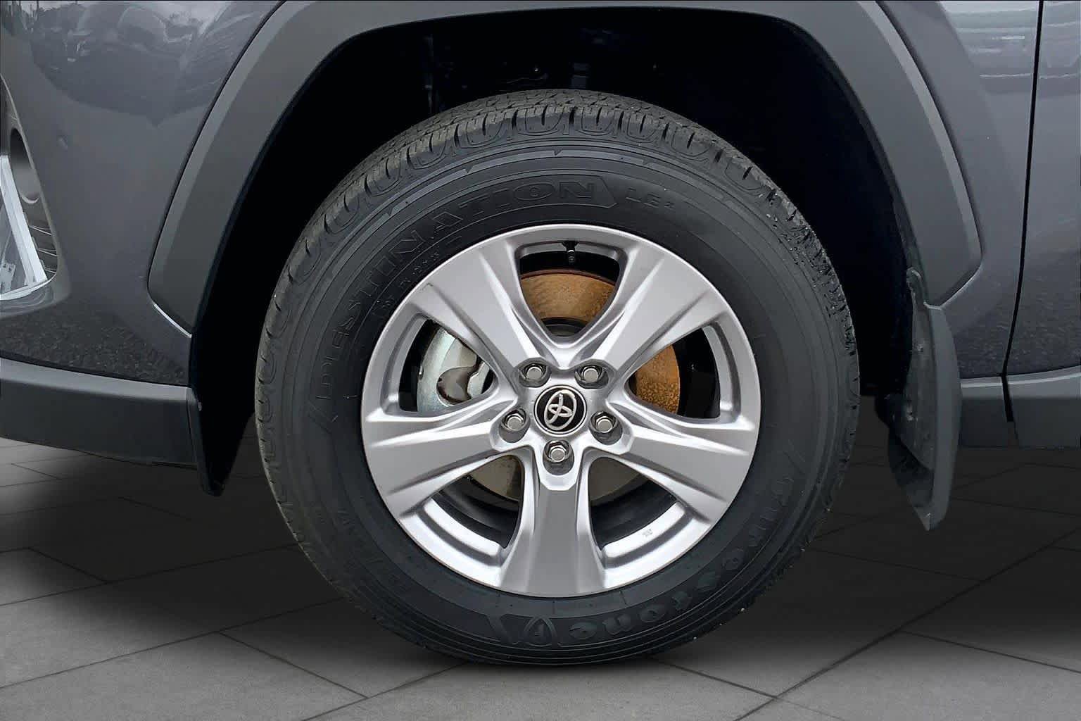 Used 2025 Toyota RAV4 XLE w/ Convenience Package FWD image 11