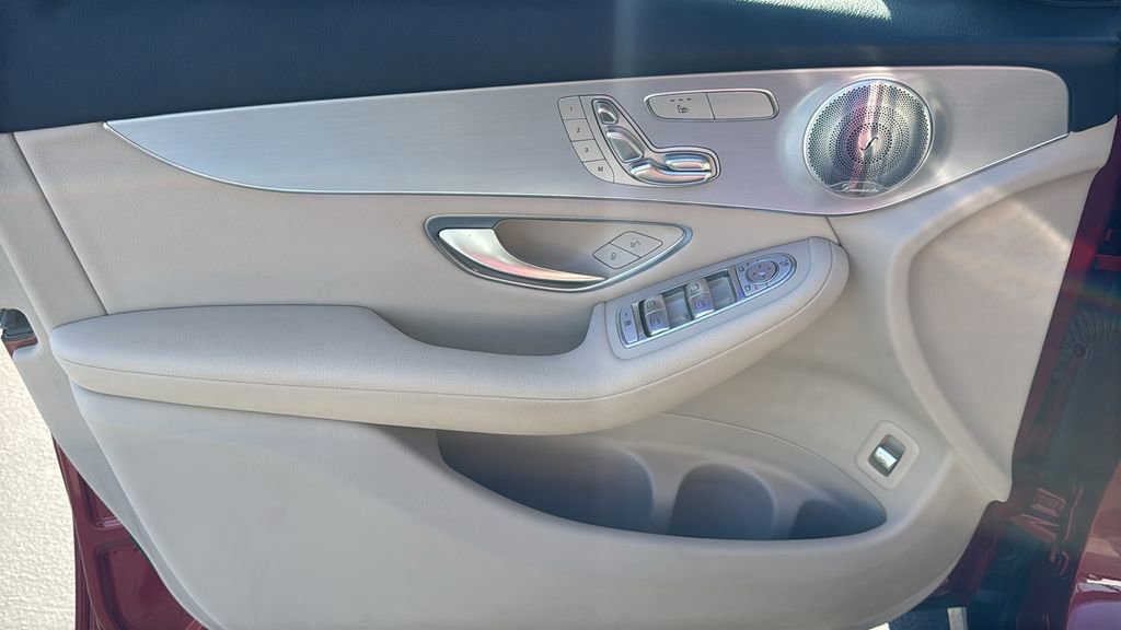 Used 2021 Mercedes-Benz GLC 300 image 18
