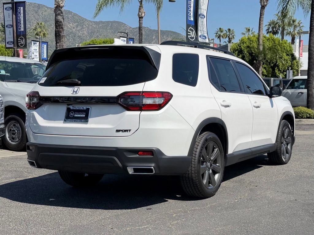 Used 2025 Honda Pilot Sport image 8