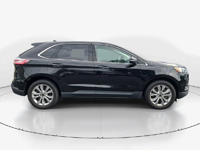 Certified 2023 Ford Edge Titanium AWD/4WD image 2