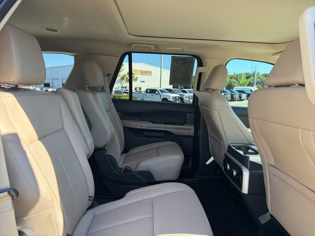 Certified 2022 Ford Expedition XLT RWD image 16
