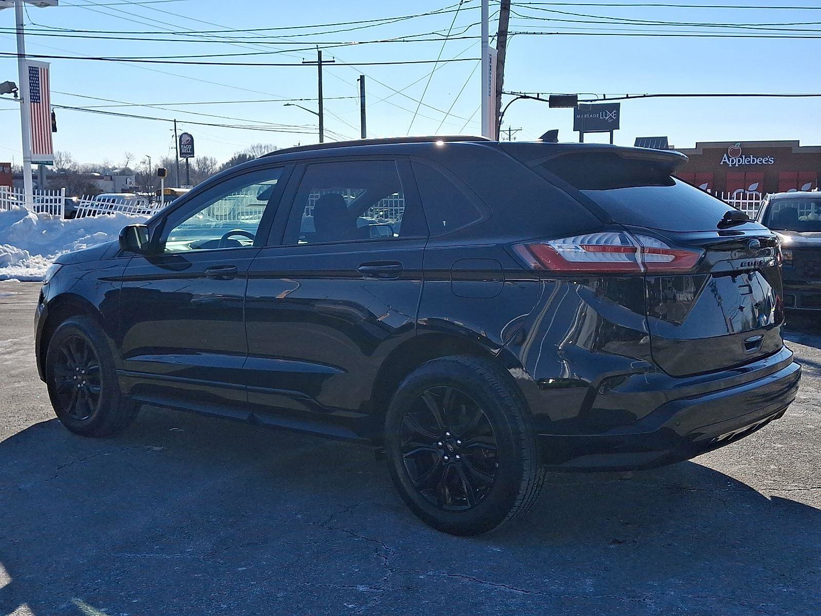 Certified 2023 Ford Edge SE w/ Black Appearance Package image 4