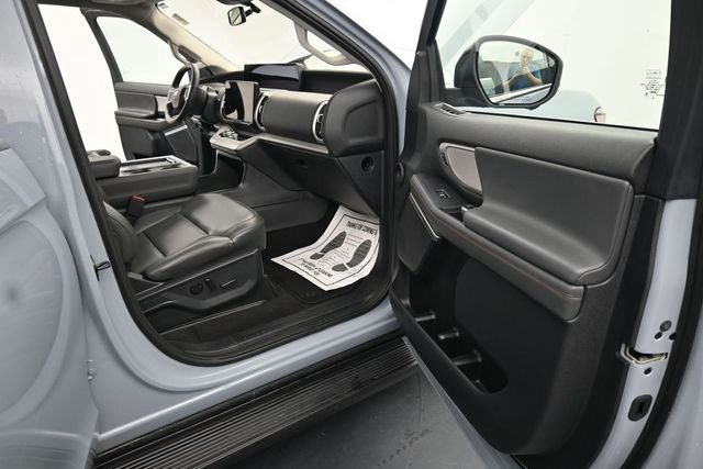 Certified 2025 Ford Expedition Active AWD/4WD image 14