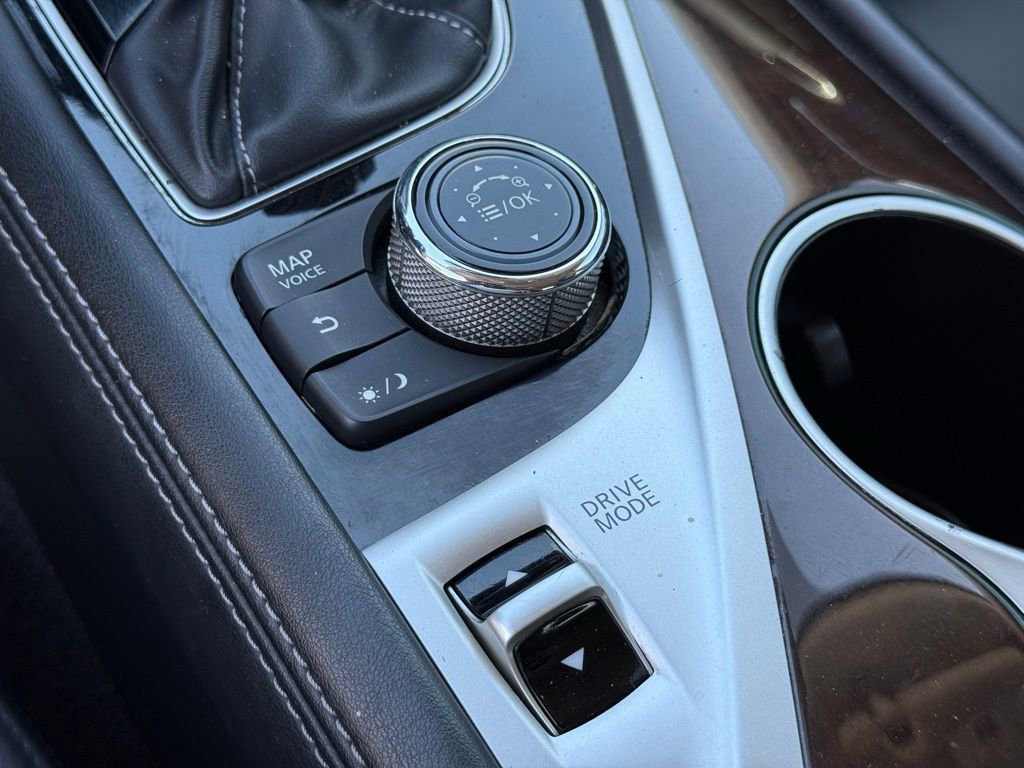 Used 2018 INFINITI Q50 Luxe w/ Essential Package (3.0T Luxe) image 11