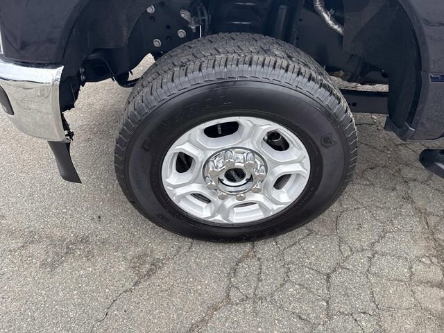 Certified 2025 Ford F250 XLT w/ Snow Plow Prep Package AWD/4WD image 9