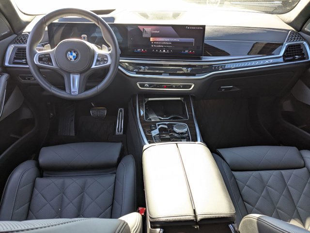 Used 2025 BMW X7 xDrive40i w/ M Sport Package image 27