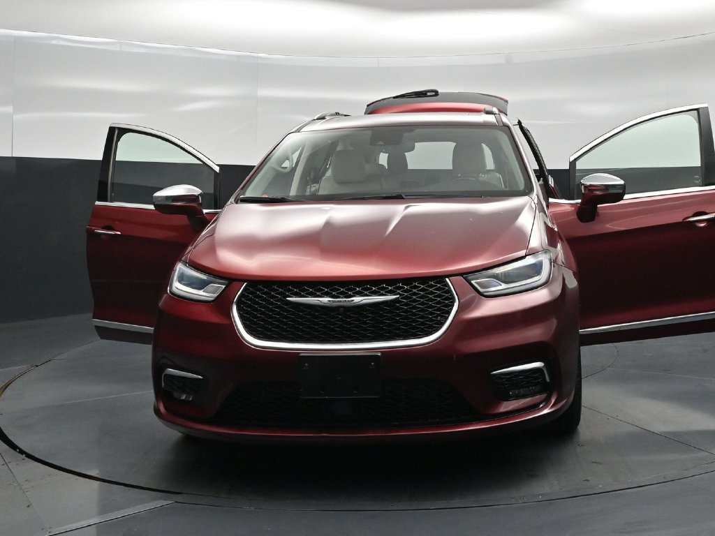 Used 2021 Chrysler Pacifica Limited w/ Premium & Safety Sphere Group AWD/4WD image 31